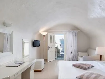 Anemos Lounge Perissa (Santorini)