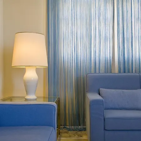 Anemos Lounge פריסה