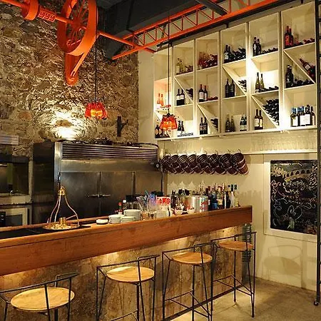 Anemos Lounge מלון 4*
