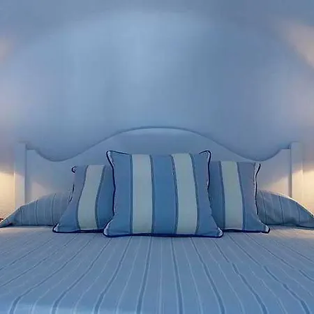 Anemos Lounge Hotel Perissa (Santorini)